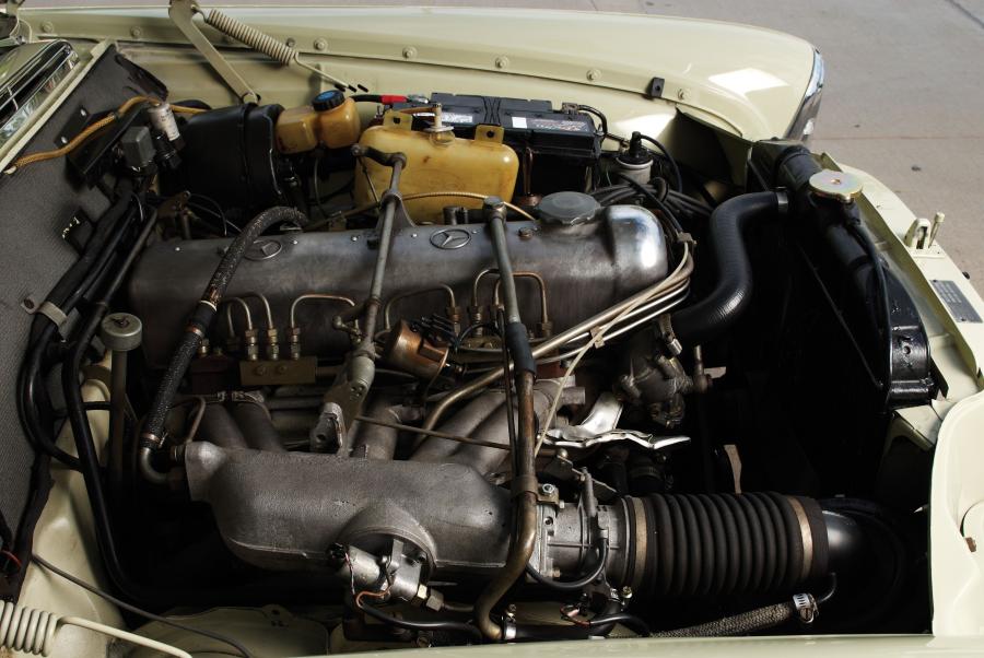  Mercedes-Benz 220 SE Cabriolet 1965 года  (фото 12 из 14)